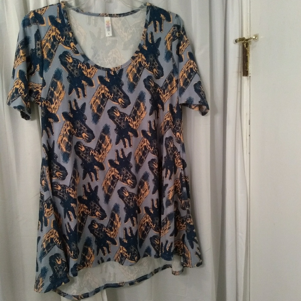 Giraffe Perfect Tee | Lularoe Small